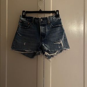 LEVI’S wedgie fit denim shorts!